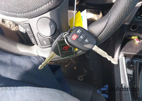 2018 Toyota Corolla Le z USA, uszkodzony, nr VIN 2T1BURHE5JC014565